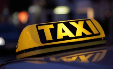 Sulmohet fizikisht një taksist në Shkup