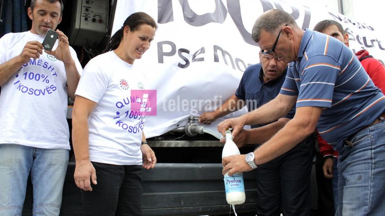 Qumështarët një protestë e përfunduan, paralajmërojnë tjetrën (Foto)