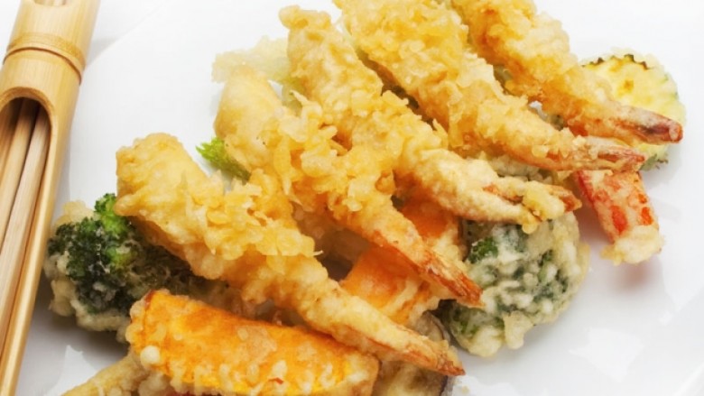 Tempura japoneze me karkaleca dhe perime