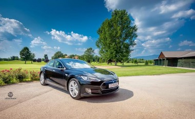 “Tesla Model S”, kalon edhe në Prishtinë