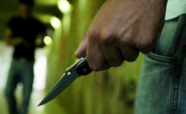 Therje me thikë në Podujevë