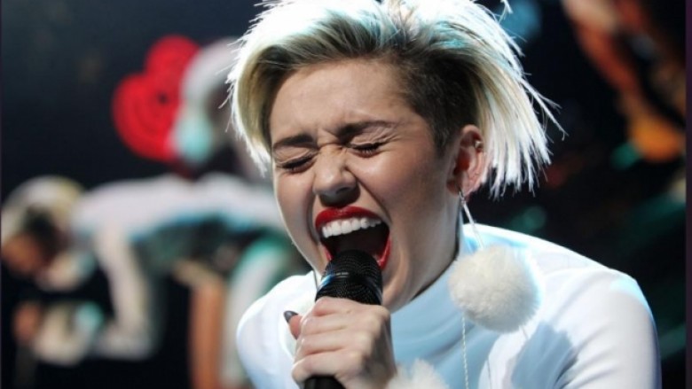 Miley: Më duhej të punoja me babain