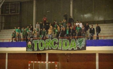 Torcida e pakënaqur, bllokon stërvitjen e Trepçës