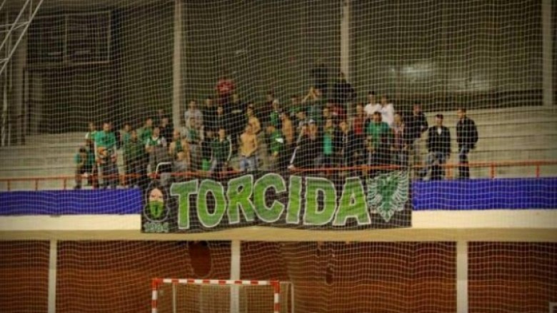 Torcida e pakënaqur, bllokon stërvitjen e Trepçës