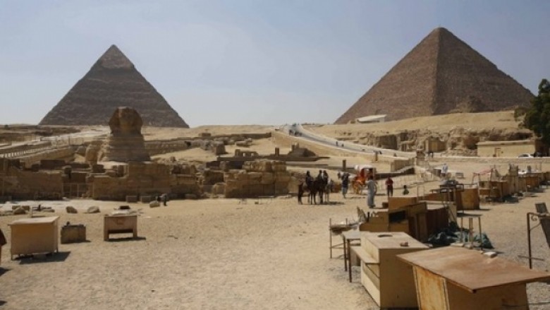 Udhëheqësi i ISIS-it bën thirrje për shkatërrimin e piramidave në Egjipt