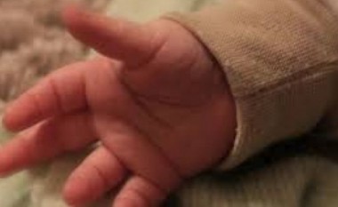 Një nënë në Shkodër hodhi foshnjën e porsalindur në lumë, arrestohet nga Policia
