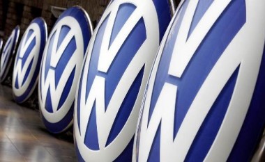 Tre shefa të Volkswagen akuzohen për manipulim të tregut