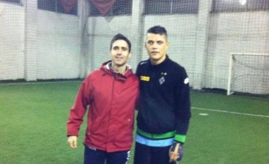 Xhaka luan ‘termin’ me futbollistët kosovarë