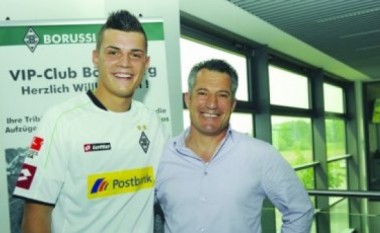 Xhaka ndihmon me fanella e topa Ferronikelin