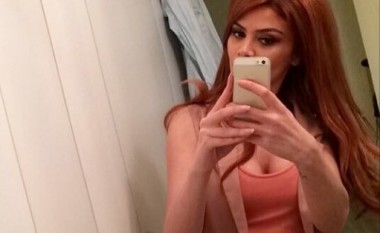 Zanfina shkrep një seksi selfie (Foto)