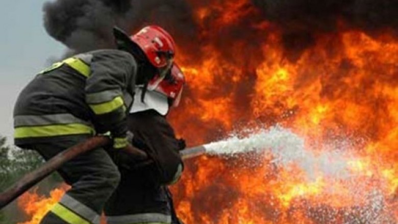 Shtëpia e djegur në Veternik: Pronari thotë se dëmet u shtuan, pasi zjarrfikësit nuk kishin shkallë (Video)