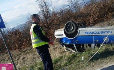 Aksidentohet në Podujevë një veturë e Doganës
