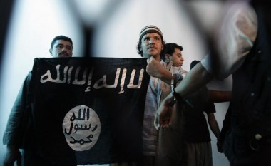 AP: 400 luftëtarë të ISIS të trajnuar për sulme në Evropë