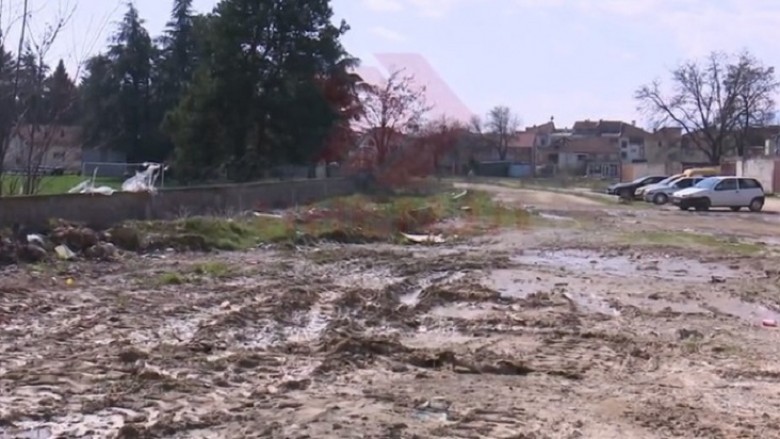 Komuna e Tetovës e pastron deponinë në hyrje të Tetovës (Video)