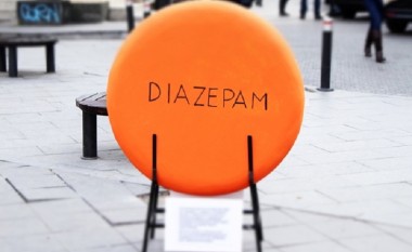 ‘Monumenti i Diazepamit’ në Shkup, qetësuesi më i madh për qytetarët e Maqedonisë! (Foto)