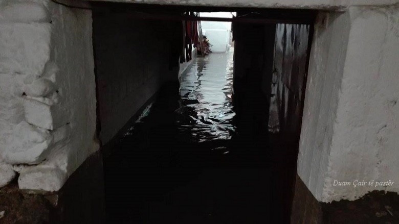 Probleme me kanalizimin, nuk duhet shumë për t’u vërshuar Çairi (Foto)