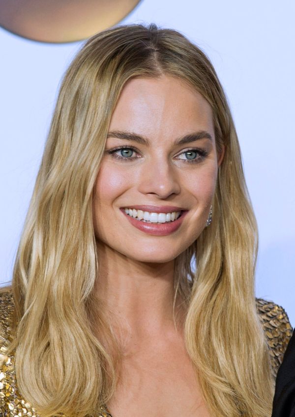 "NOT TO BE SOLD OR DISTRIBUTED IN: UK, GERMANY AND FRANCE" For Sales to the above countries please telephone: +441279 324672 28.02.2016; Hollywood, California: 88th OSCARS - MARGOT ROBBIE attends the 88th Annual Academy Awards at the Dolby Theatre® at Hollywood & Highland Center®, Los Angeles. Mandatory Photo Credit: ©Steph Dias/NEWSPIX INTERNATIONAL PHOTO CREDIT MANDATORY!!: NEWSPIX INTERNATIONAL(Failure to credit will incur a surcharge of 100% of reproduction fees), Image: 276092580, License: Rights-managed, Restrictions: Not available for use on labels in the United Kingdom and Ireland. Not available for license and invoicing to customers located in France. Not available for license and invoicing to customers located in Germany., Model Release: no, Credit line: Profimedia, Corbis