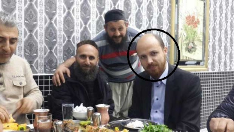 Djali i Erdoganit në foto me liderët e ISIS-it (Foto)