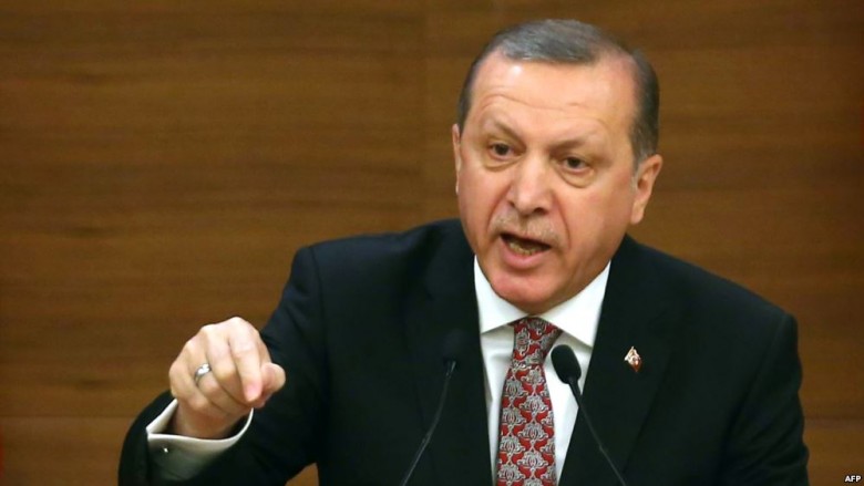 Erdogan paralajmëron Gjykatën Kushtetuese pas vendimit për gazetarët