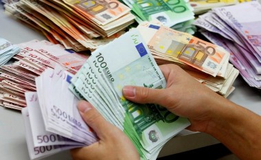 Maqedonia mori edhe 10 milion euro borxh nga kreditorët e brendshëm