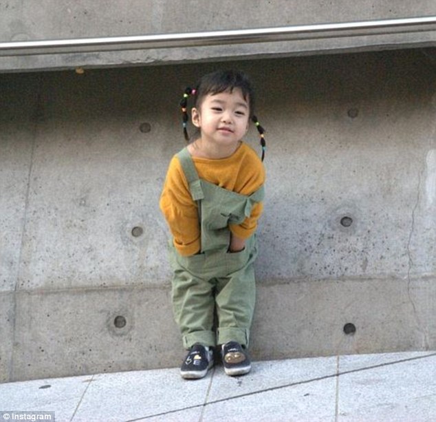 Fëmijët modern që morën shumë vëmendje në Javën e Modës në Seul foto 8