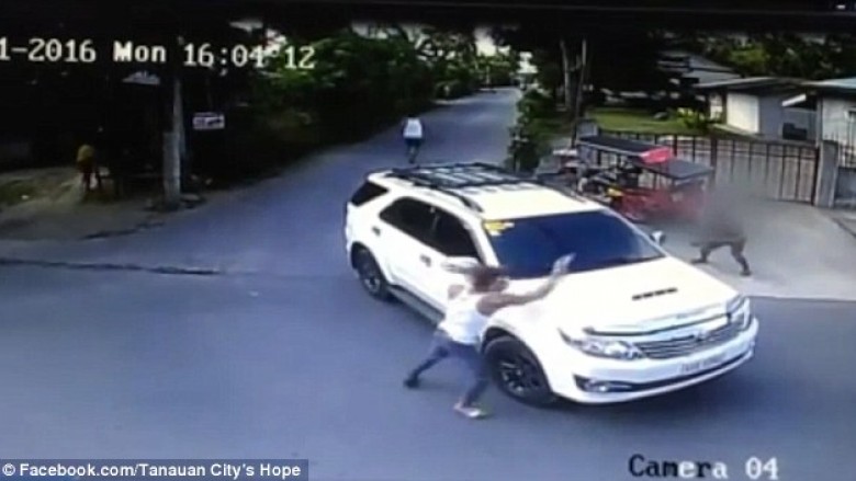 Shikoni se si vriten gangsterët në mes të ditës në Filipine (Foto/Video, +18)