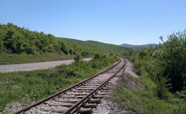 Do të rishikohet marrëveshja për ndërtimin e hekurudhës Kumanovë-Beljakovce