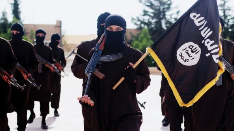 ISIS pëson humbje të mëdha: Dezertojnë qindra xhihadistë (Video)