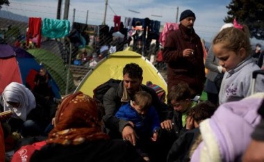 Emigrantët të pashpresë, rikthehen në kampin në Idomeni