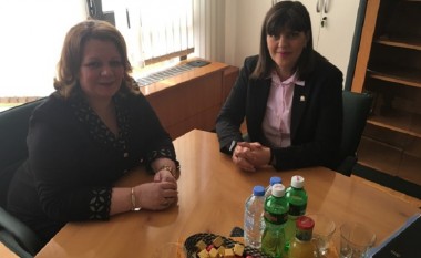 Zvërlevski anashkalon prokuroren rumune që burgos kryeministra?!