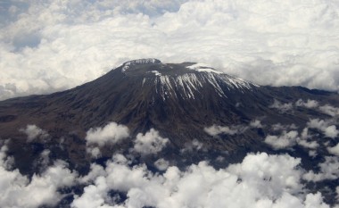 Dëgjojeni rrëfimin e që pushtoi Kilimanxharon (Video)