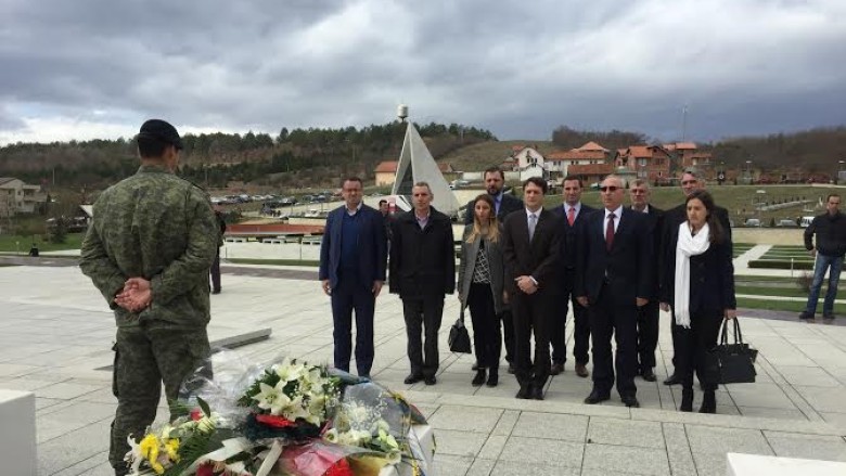 Lëvizja për Bashkim vizitë te Jasharajt