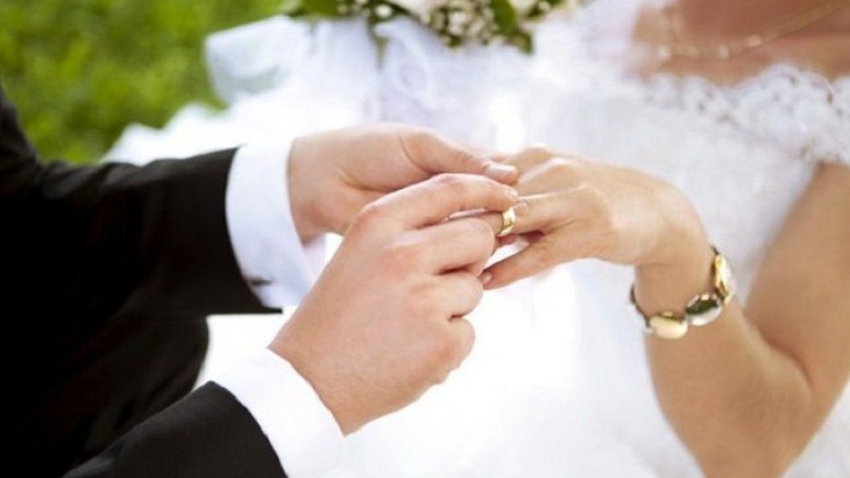 Gjeorgjia vendos: Martesa përkufizohet si bashkimi i mashkullit me femrën