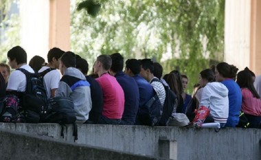 Maqedoni, shqiptarëve u pakësohen mundësitë nga arsimi fillor në arsimin e mesëm