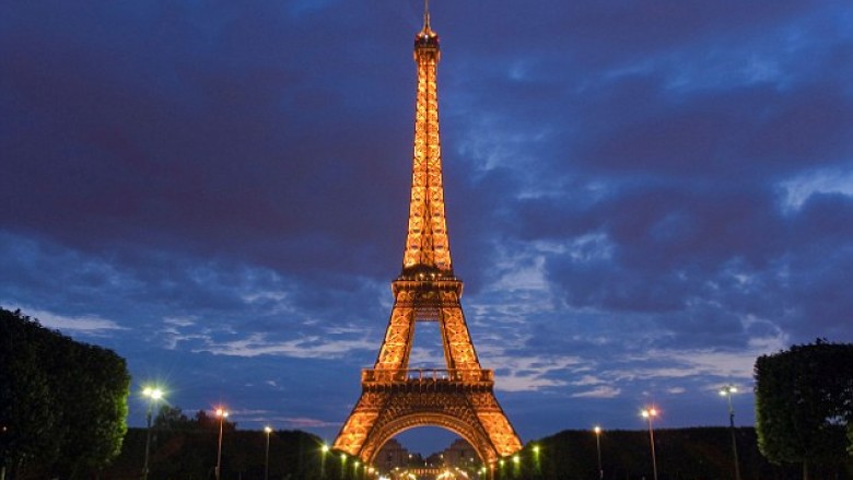 Të shtëna armësh në Paris, një i plagosur