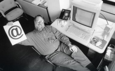 Vdes shpikësi i e-mailit modern, Ray Tomlinson