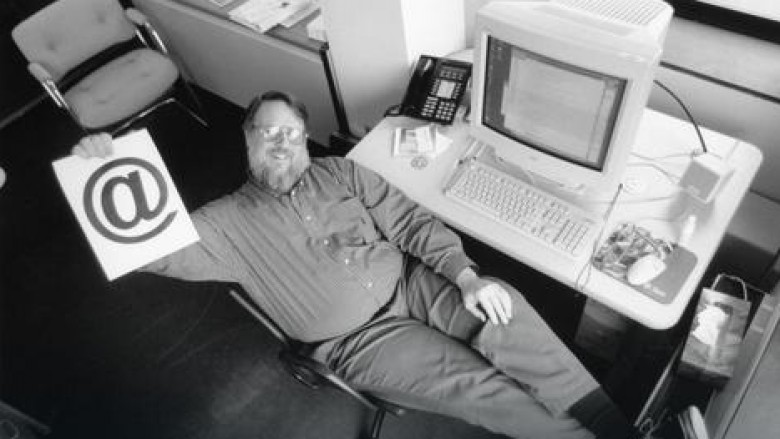 Vdes shpikësi i e-mailit modern, Ray Tomlinson