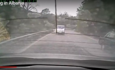 Vendos kamera në veturë, shikoni çudirat e shoferëve shqiptarë (Video)