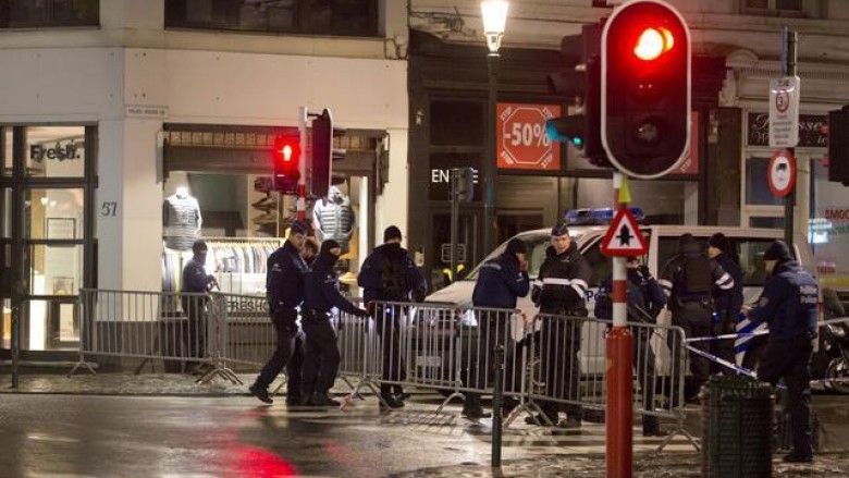 Vritet njëri prej sulmuesve të sulmit në Bruksel