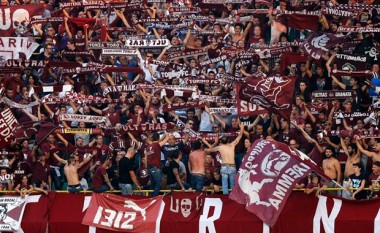Torino një stadium plot me femra (Foto)