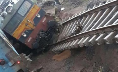 Aksidentohen treni dhe traktori në fshatin Kamjan, një i vdekur