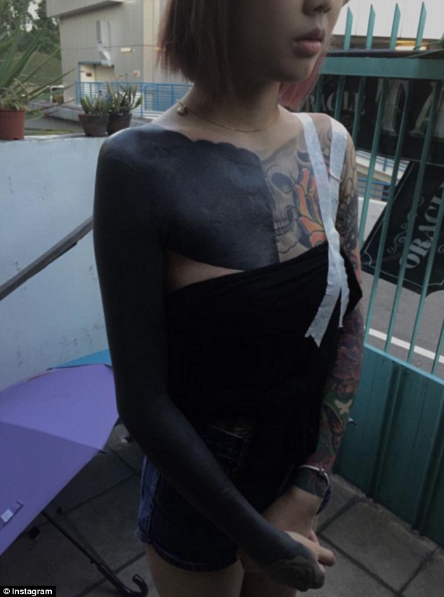 Trendi i tatuazheve masive që mbulojnë pjesë të mëdha të trupit foto 2