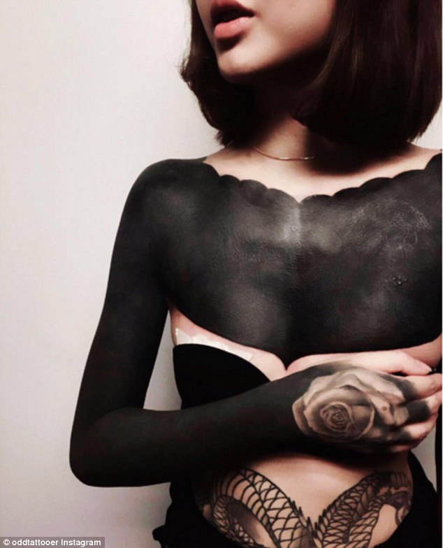 Trendi i tatuazheve masive që mbulojnë pjesë të mëdha të trupit foto