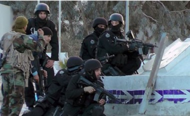 45 të vdekur në sulmin xhihadist në Tunizi, shpallet shtetrrethimi