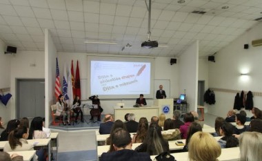 Në UEJL në Tetovë u mbajt konferencë ndërkombëtare shkencore “Biznesi arsimi në shekullin 21”