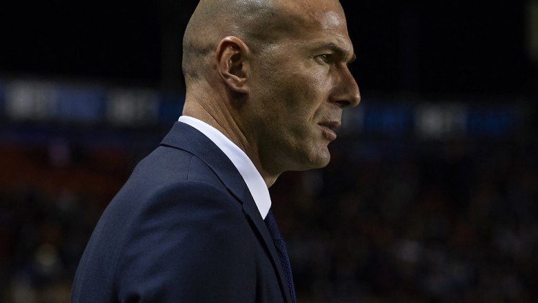 Zidane lavdëron Ronaldon, por jo dhe mbrojtjen