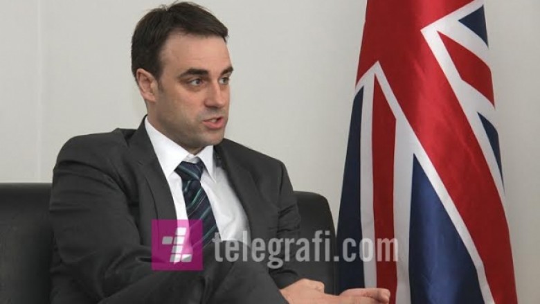 Ambasadori ​britanik solidarizohet me të prekurit nga vërshimet