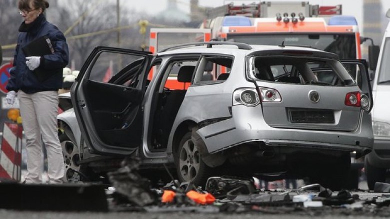 Pamje nga shpërthimi i bombës në një veturë në Berlin (Video)
