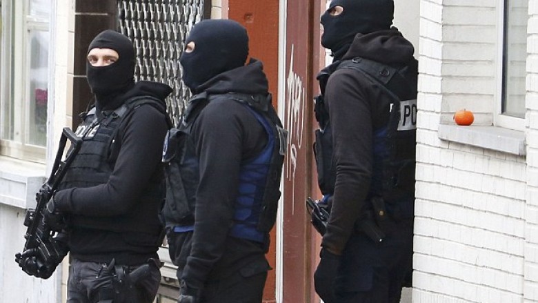 Të shtëna me armë në Bruksel, gjatë një bastisje anti-terrorizëm