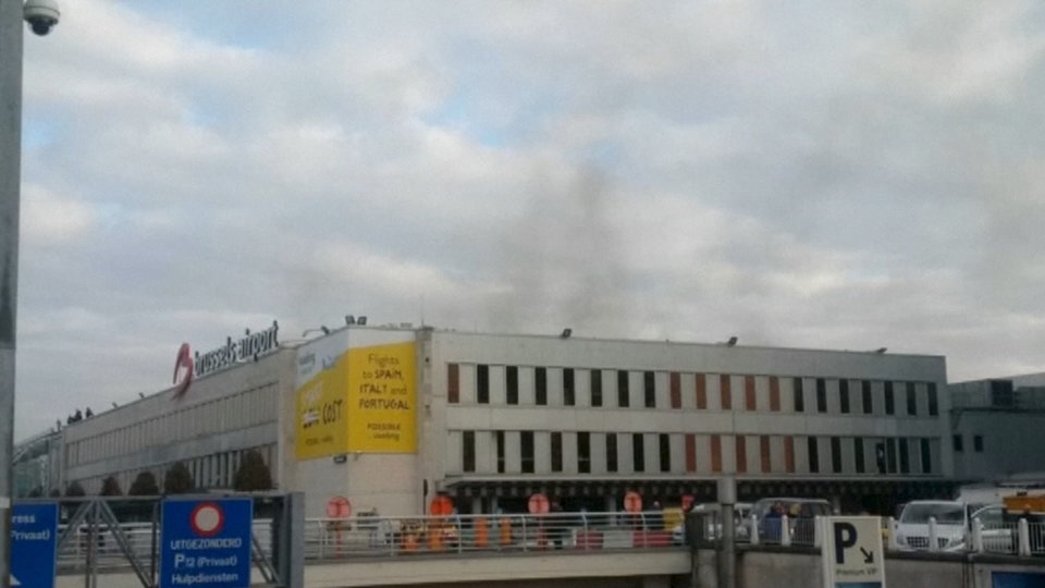 Black smoke is seen rising from the Brussels airport following explosions, in this still image made available March 22, 2016. REUTERS/Peter van Rossum via Reuters TV    ATTENTION EDITORS - THIS PICTURE WAS PROVIDED BY A THIRD PARTY. REUTERS IS UNABLE TO INDEPENDENTLY VERIFY THE AUTHENTICITY, CONTENT, LOCATION OR DATE OF THIS IMAGE. EDITORIAL USE ONLY. NOT FOR SALE FOR MARKETING OR ADVERTISING CAMPAIGNS. NO RESALES. NO ARCHIVE. THIS PICTURE IS DISTRIBUTED EXACTLY AS RECEIVED BY REUTERS, AS A SERVICE TO CLIENTS. BELGIUM OUT. NO COMMERCIAL OR EDITORIAL SALES IN BELGIUM      TPX IMAGES OF THE DAY      - RTSBL5L